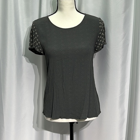 SOFT JOIE Grey Polka Dot Keyhole Back Short Sleeve Blouse - size Small - Picture 1 of 13
